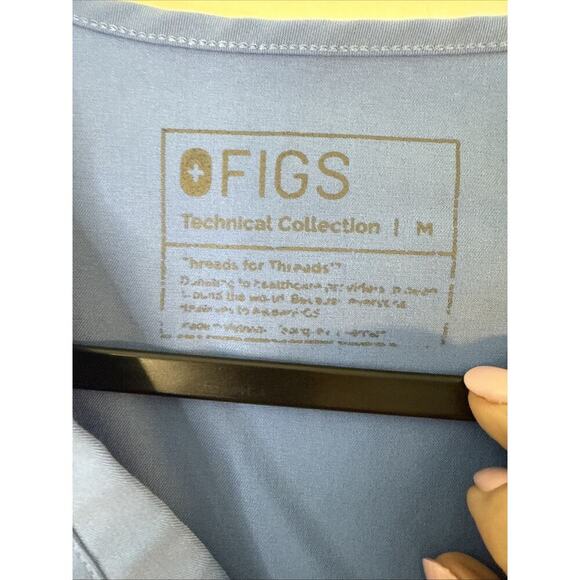 FIGS 2 Catarina One-Pocket Scrub Tops (2) Womens Medium Sky Blue - Picture 4 of 11